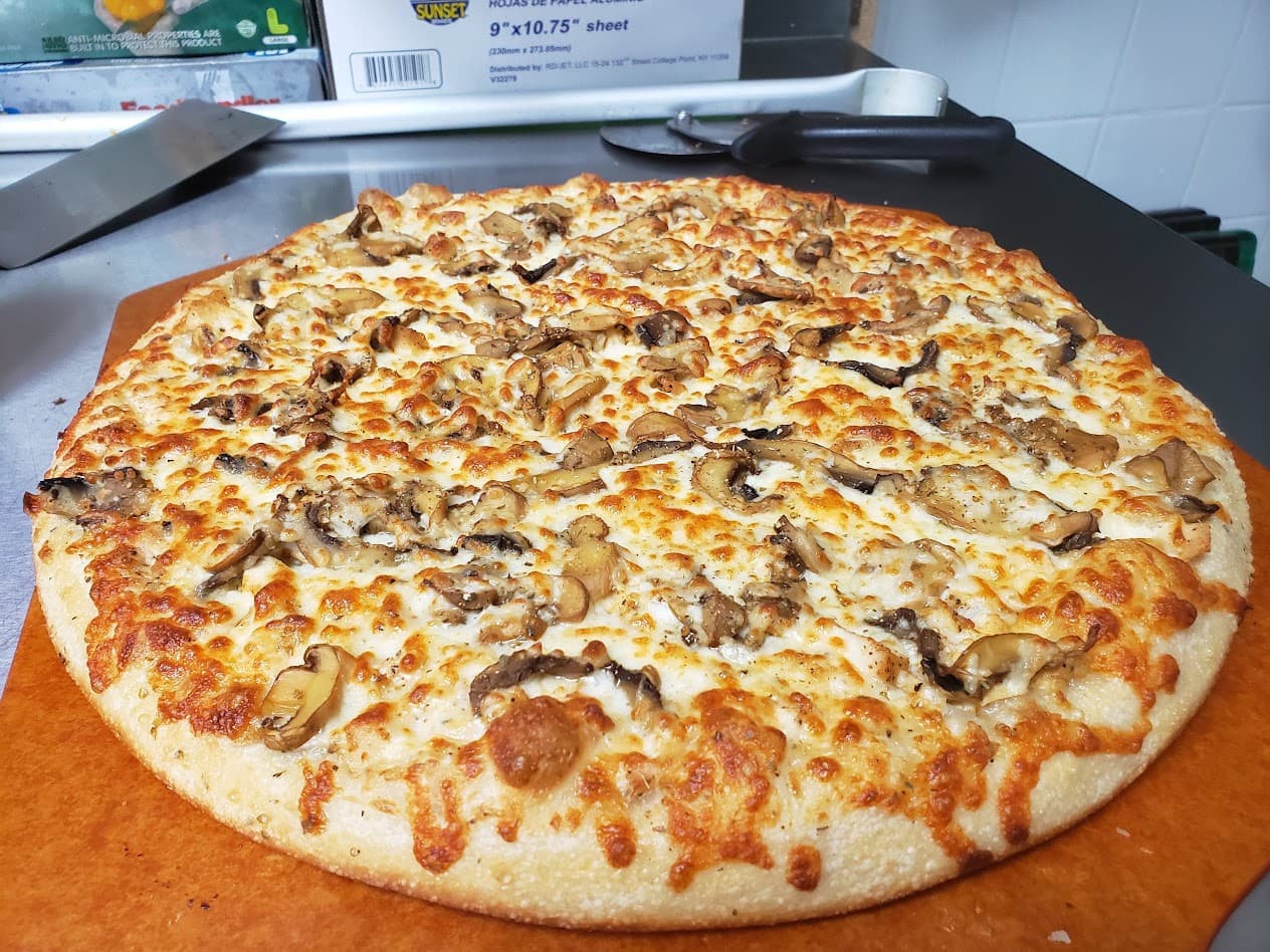 Alfredo Chicken Pizza (L 14")